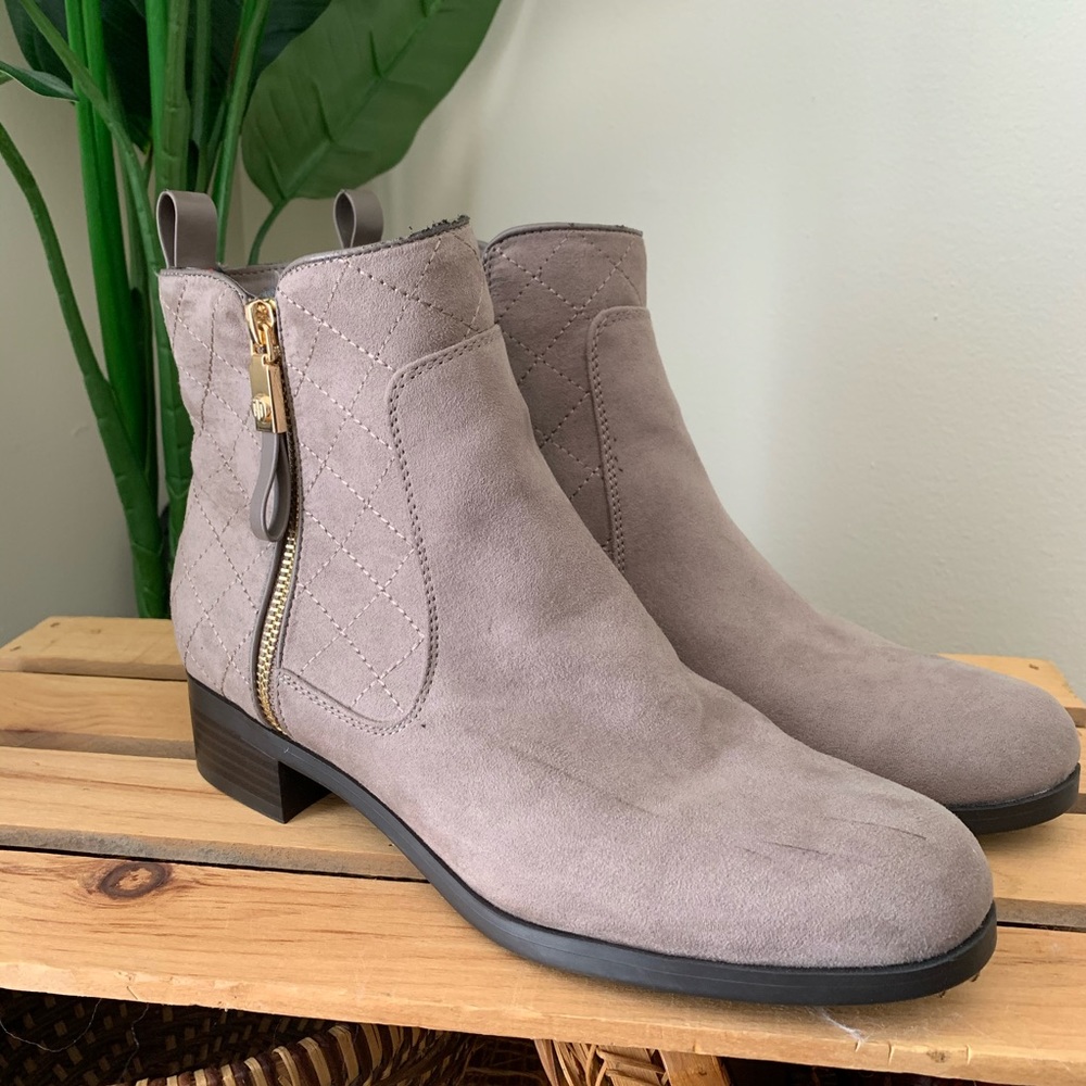 NWOT TOMMY BOOTIES